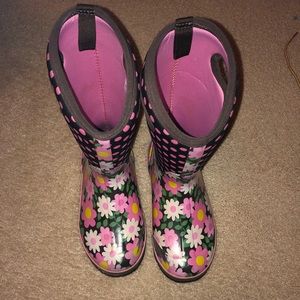 Bogs size 5 youth